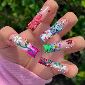 Vibrant Flower Butterfly Ladybug Custom Press-On Nails – Stunning Spring Design